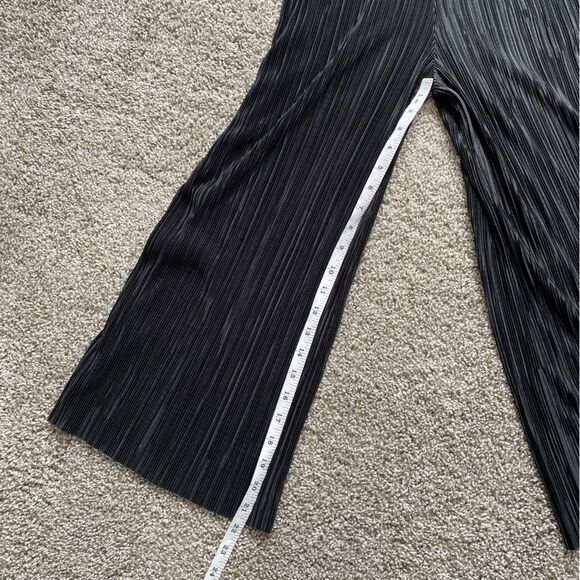 NEW LOOK | Pleated Jumpsuit - Picture 12 of 14